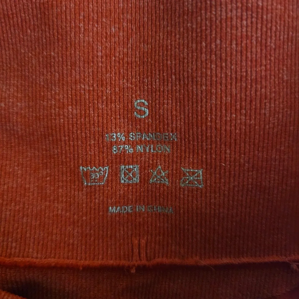NVGTN Seamless Coral Ribbed‎ High Waist Workout Shorts Size S